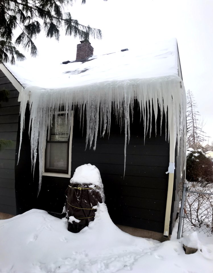 Ice Dam on a story and a half house, Minnesota-02