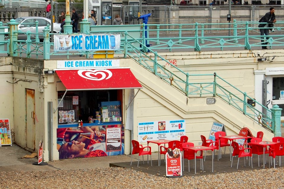 Ice Cream Kiosk on Brighton Beach (April 2018)