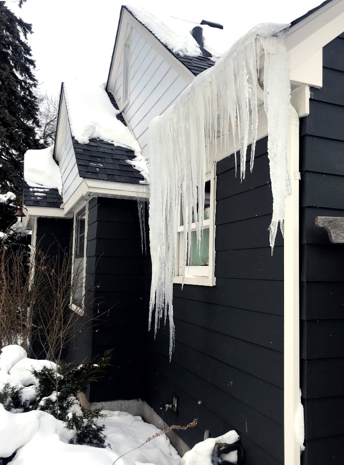 Ice Dam on a story and a half house, Minnesota-01
