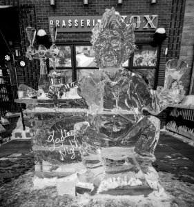 Ice sculpture in Quebec city downtown 5