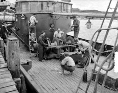 IJmuiden. Vissers met motorkotter Sterna naar Brazilie, Bestanddeelnr 905-7738