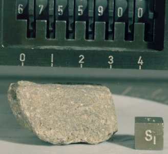 Igneous rock 67559 S72-43448