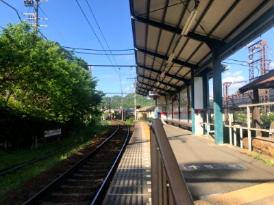 Ichihara station platforms viewing south 20200523