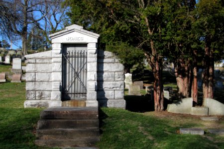 Jones mausoleum, South Side Cemetery, 2020-12-10, 01