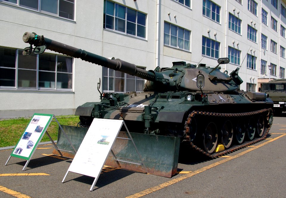 JGSDF Type74 tank 20120527-02