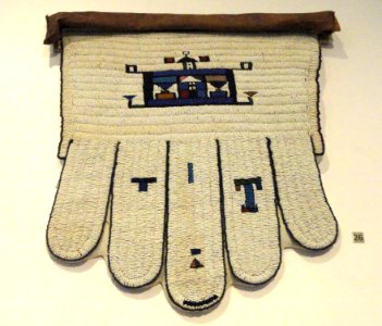 Ijogolo apron, Ndebele, South Africa, 20th century - Royal Ontario Museum - DSC09560