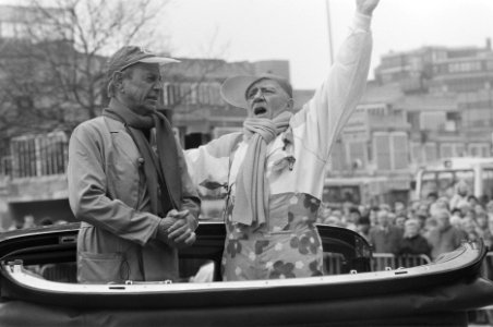 Johnny Kraaijkamp en Rijk de Gooyer openen C&A in Amsterdam, Bestanddeelnr 933-9314