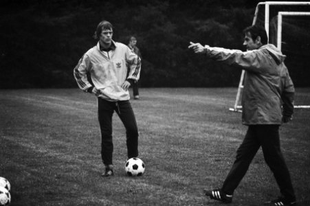 Johnny Rep (l) en Jan Zwartkruis, Bestanddeelnr 930-4925