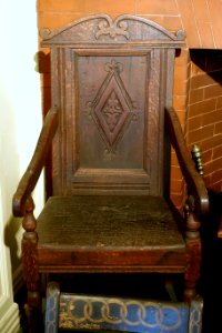 Joined chair, attributed to John Houghton of Dedham, 1645-1664 - Dedham Historical Society - Dedham Massachusetts - DSC04223