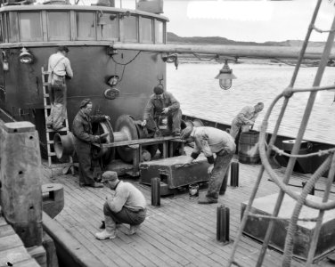 IJmuiden. Vissers met motorkotter Sterna naar Brazilie, Bestanddeelnr 905-7739