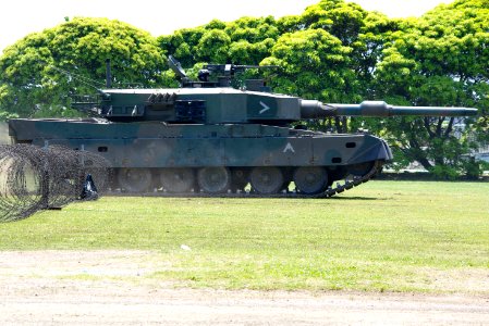JGSDF Type90 tank 20120527-04