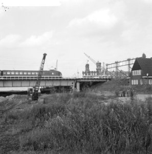 IJ tunnelbouw . Aanlegsteiger pont wordt afgebroken, Bestanddeelnr 913-0246