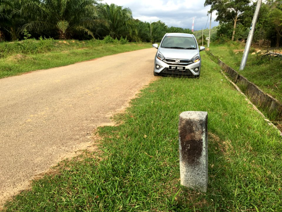 Johor-Melaka boundary stone asahan 2