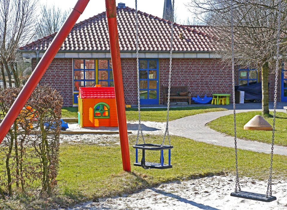Sand pit playhouse game devices