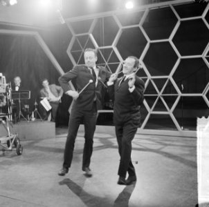 Johnny en Rijk een paar apart show , de twee in een scene, Bestanddeelnr 917-2834