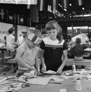 Jeugdland 1964 in Ahoyhal te Rotterdam, jeugd aan het werk, Bestanddeelnr 916-6652
