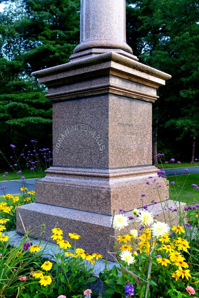 Jonathan Edwards Monument - Stockbridge, Massachusetts - DSC05858