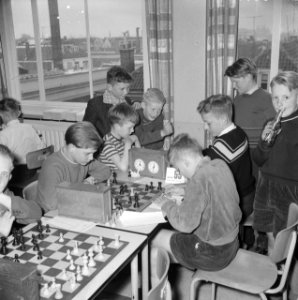 Jeugdschaken onder supervisie van de KNSB te Amsterdam, Bestanddeelnr 909-4694 photo