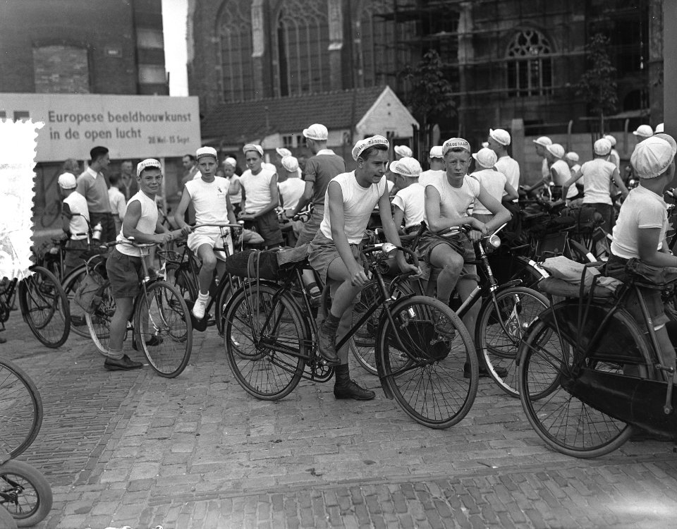 Jeugdronde wielrijden in Gelderland, start Arnhem, Bestanddeelnr 907-2603