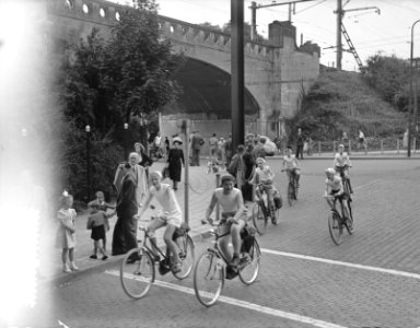Jeugdronde wielrijden in Gelderland, start Arnhem, Bestanddeelnr 907-2606