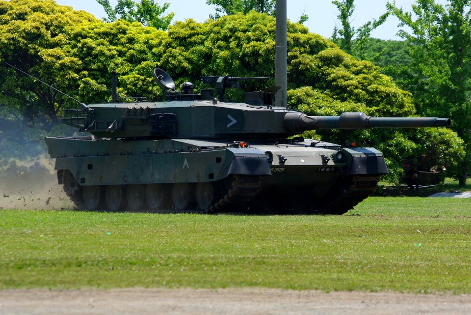 JGSDF Type90 tank 20120527-03