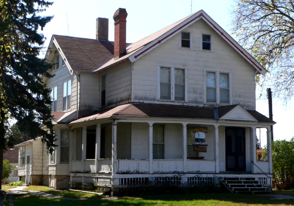 John Hopwood Mickey house from NE