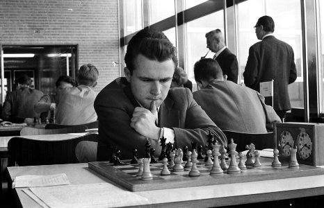 Jeugdwereldkampioenschappen schaken in Den Haag . 6 Nagy , 7 Parma , 8 Parma , 9, Bestanddeelnr 912-8574