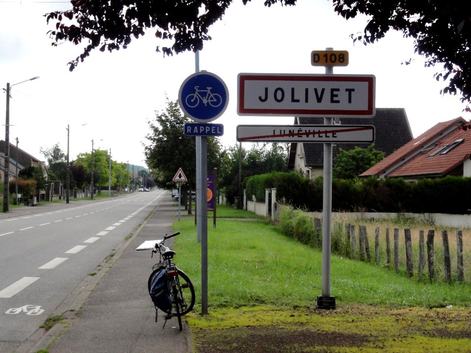 Jolivet (M-et-M) city limit sign