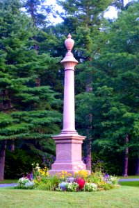 Jonathan Edwards Monument - Stockbridge, Massachusetts - DSC05854