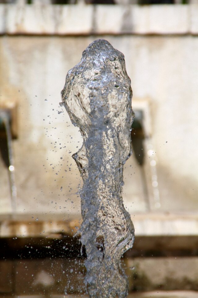 Fountain wet water feature
