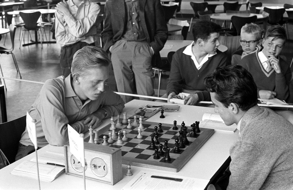 Jeugdwereldkampioenschappen schaken in Den Haag . 10 A. Kuindzhi , 11 Zuidema , , Bestanddeelnr 912-8575
