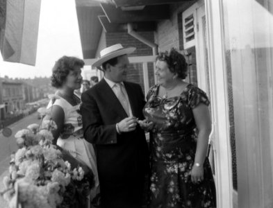 Johny Jordaan met Zilveren Gondel, Bestanddeelnr 908-7581