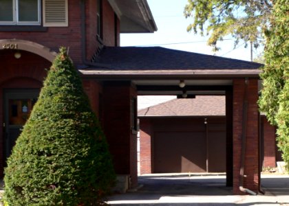 John H. Kelly house porte-cochere