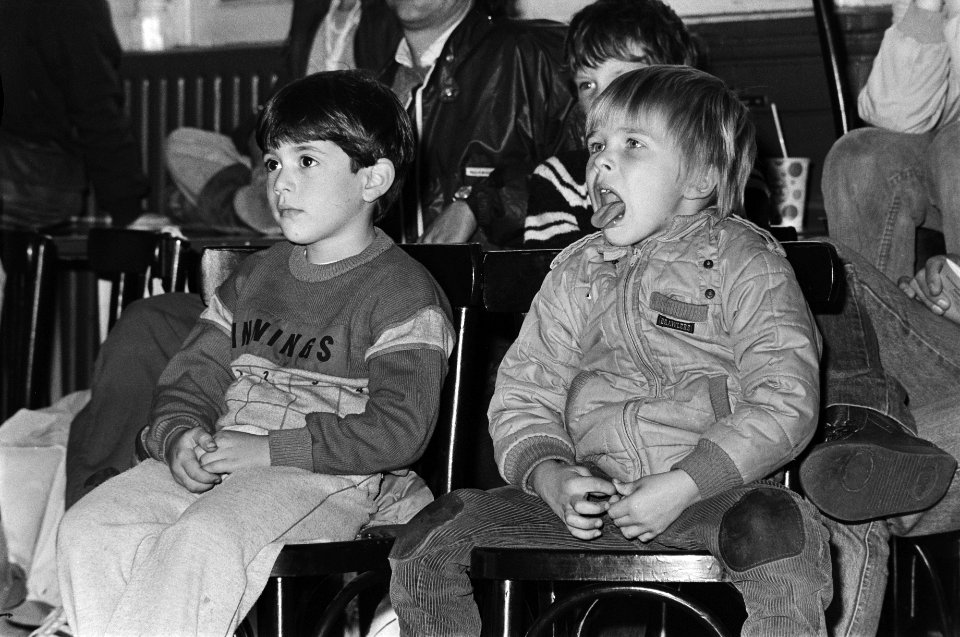 Jeugdmanifestatie i.v.m. 5 jaar Komitee Kindervuist met Camilla Taylor (VS) kin, Bestanddeelnr 933-1221