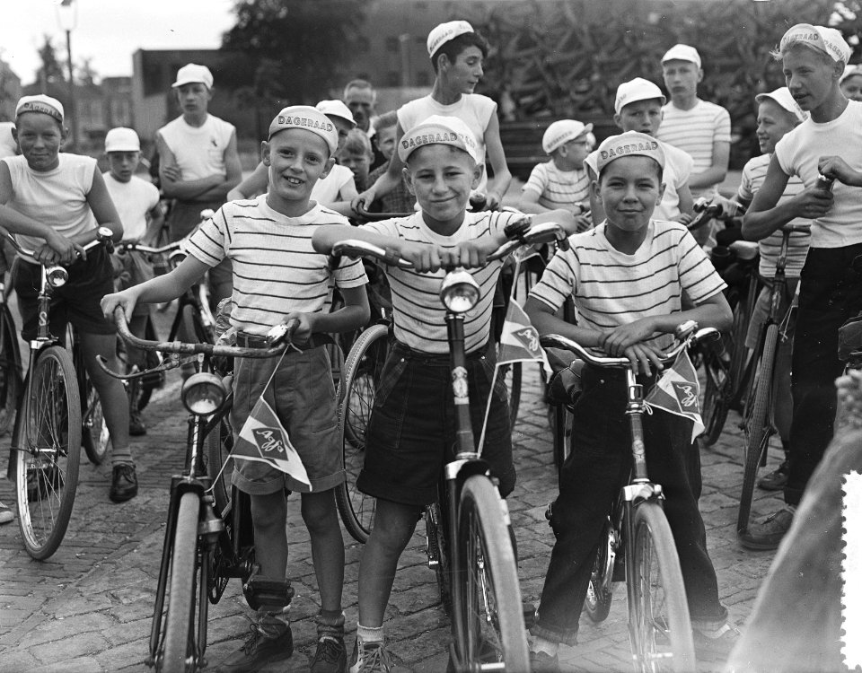 Jeugdronde wielrijden in Gelderland, start Arnhem, Bestanddeelnr 907-2601