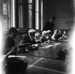 Jeugdmaaltijden in een Amsterdamse huishoudschool, Bestanddeelnr 900-3071