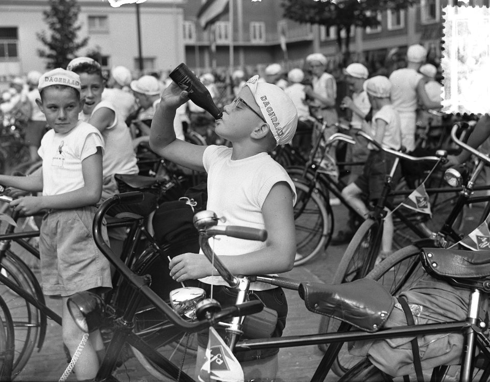Jeugdronde wielrijden in Gelderland, start Arnhem, Bestanddeelnr 907-2600
