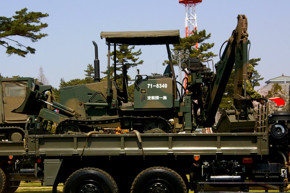 JGSDF Kogata Dozer 20080406