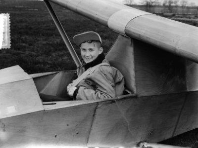 Jongste Nederlandse zweefvlieger Robbie Vaassen, Bestanddeelnr 905-0175