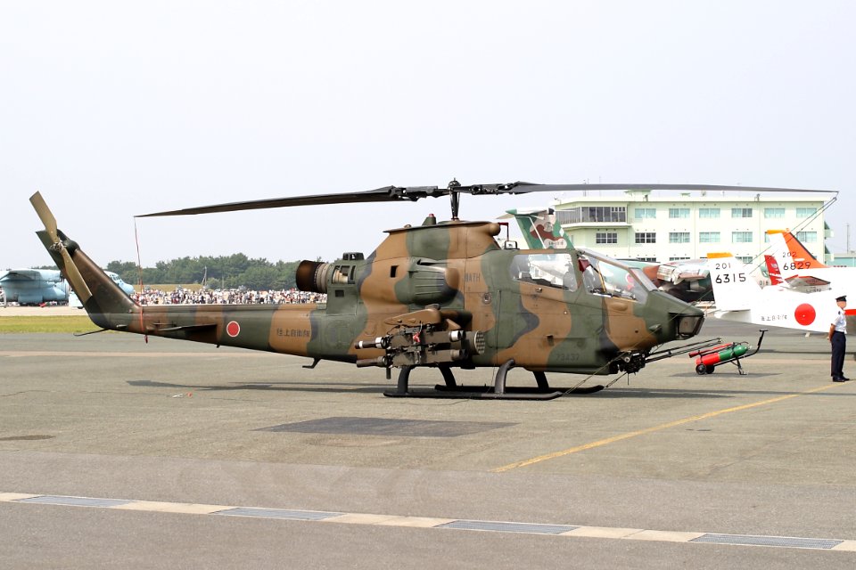 JGSDF AH-1S ashiya 20090927 113006