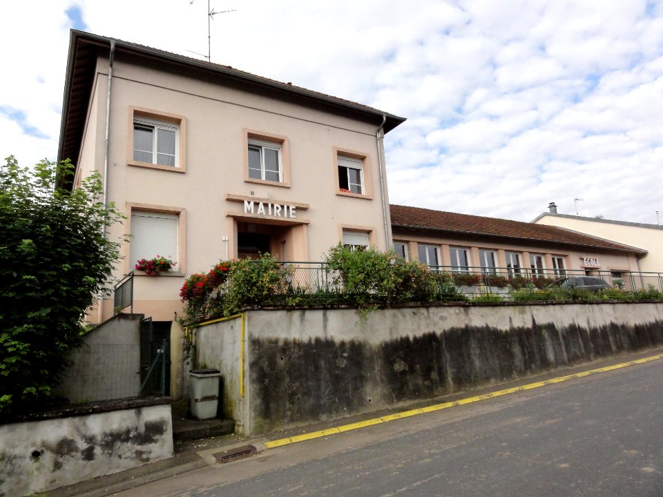 Jolivet (M-et-M) mairie avec école
