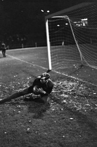 Jong Oranje tegen Polen 3-2. Jan van Beveren in aktie, Bestanddeelnr 920-8425