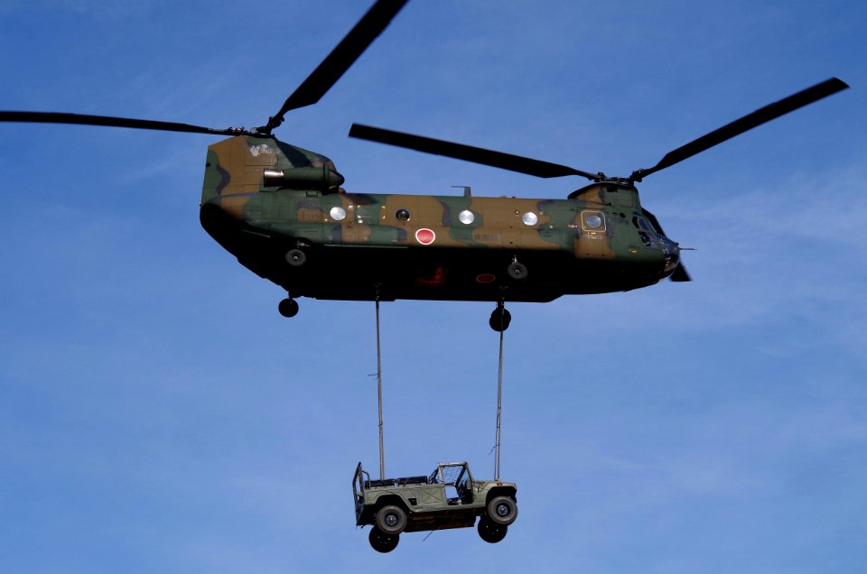 JGSDF CH-47J 20130113-03