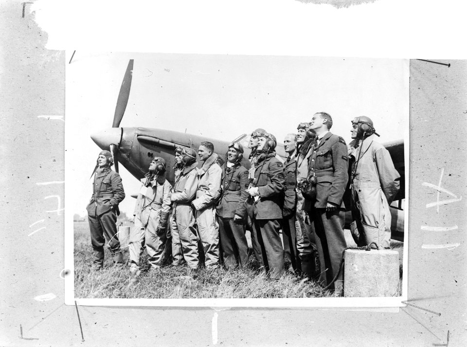 Jonge vliegers van de Nederlandse luchtmacht trainen op RAF-vliegveld Hullavingt, Bestanddeelnr 934-8751
