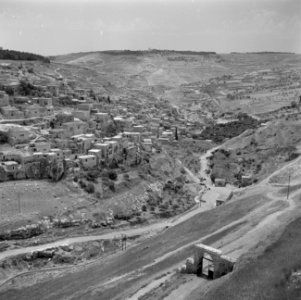 Jezruzalem. Gezicht op het Kedrondal met een deel van het dorp Silwan, het oude , Bestanddeelnr 255-1672
