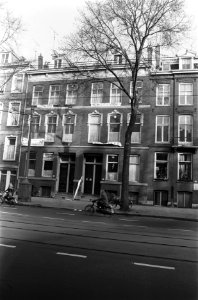 Jongeren hebben leegstaande panden in Sarpathistraat bezet Amsterdam, Bestanddeelnr 923-3753 photo