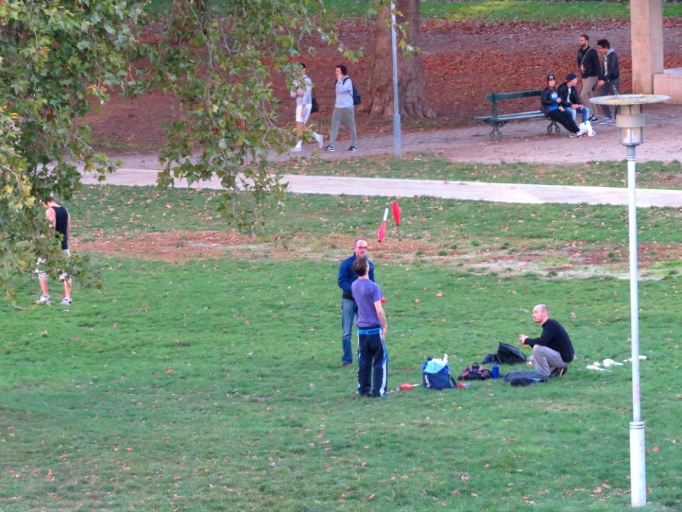 Jongleurs dans le parc de Bercy