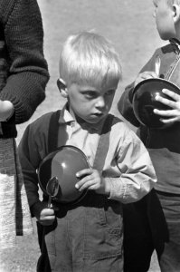 Jongetje in kindercrèche, Bestanddeelnr 920-4658