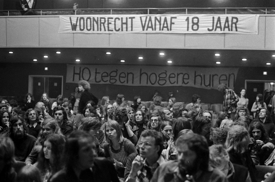 Jongerenhuisvesting demonstratie bijeenkomst in Marcante overzicht bijeenkomst , Bestanddeelnr 927-1557