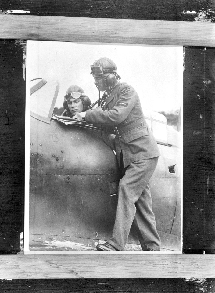 Jonge vliegers van de Nederlandse luchtmacht trainen op RAF-vliegveld Hullavingt, Bestanddeelnr 934-8749